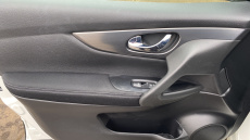 Nissan Qashqai 1.2 DiG-T N-Connecta 5dr Petrol Hatchback